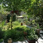 بيت ضيافة Eco Tower